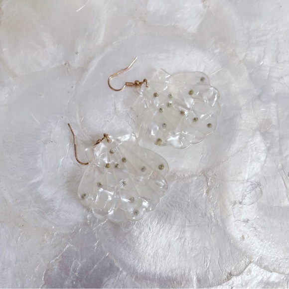 White Faux Shell CZ Dangle Earrings NWOT - Picture 2 of 11